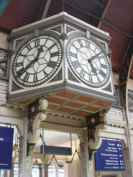 047-Paddington Station Clock